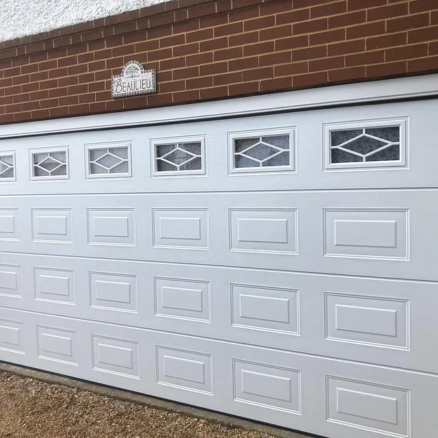 Meon Valley Garage Doors Ltd - Sectional Door - Southampton - Hampshire 