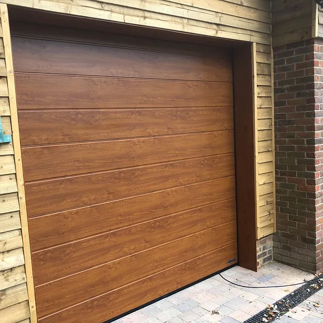 Meon Valley Garage Doors Ltd - Sectional Door - Southampton - Hampshire 