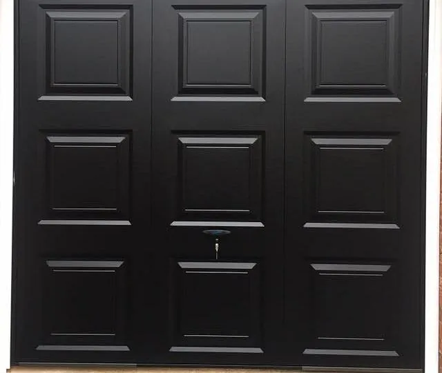 Meon Valley Garage Doors Ltd - Sectional Door - Southampton - Hampshire 